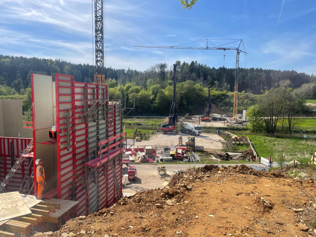 Ende-April-2025-_-Bau--und-Gründungsarbeiten-an-der--Vilstalbrücke-II