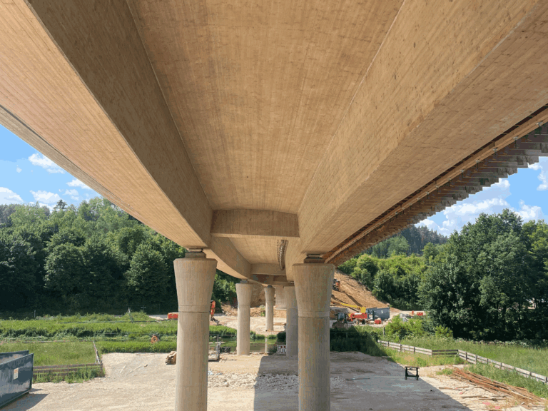 Impression-der-Unteransicht-der-Vilstalbrücke